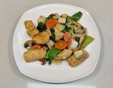 Noisy Wok Tossed Fish With Vegetables